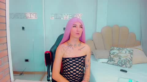 EmillySaenz online show from 01/28/25, 02:31
