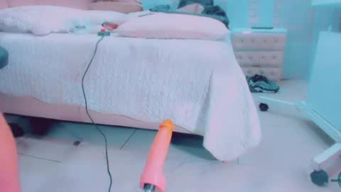 EmillySaenz online show from 07/01/26, 12:18