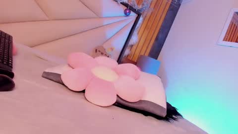 Snapshot of emiiscoot_1 chatting on 12/05/24, 11:51 Emily online show from 12/05/24, 11:51