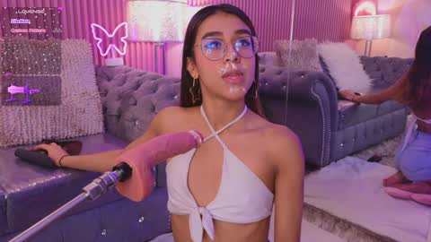 Snapshot of emiiscoot_1 chatting on 12/14/24, 01:27 Emily online show from 12/14/24, 01:27