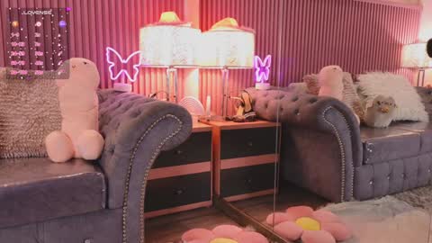 Snapshot of emiiscoot_1 chatting on 01/09/25, 01:02 Emily online show from 01/09/25, 01:02