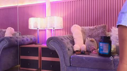 Snapshot of emiiscoot_1 chatting on 01/11/25, 01:01 Emily online show from 01/11/25, 01:01