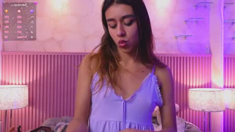 Snapshot of emiiscoot_1 chatting on 01/16/25, 06:48 Emily online show from 01/16/25, 06:48