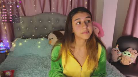 Snapshot of emiiscoot_1 chatting on 01/24/25, 12:09 Emily online show from 01/24/25, 12:09