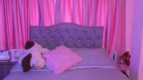 Snapshot of emiiscoot_1 chatting on 10/24/25, 02:57 Emily online show from 10/24/25, 02:57