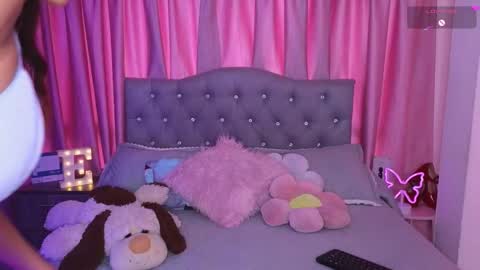 Snapshot of emiiscoot_1 chatting on 11/08/25, 02:39 Emily online show from 11/08/25, 02:39