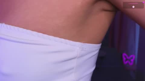 Snapshot of emiiscoot_1 chatting on 11/11/25, 09:26 Emily online show from 11/11/25, 09:26