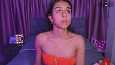 Snapshot of emiiscoot_1 chatting on 11/12/25, 10:30 Emily online show from 11/12/25, 10:30