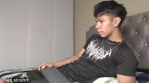 emile_239 online show from 12/19/24, 04:56