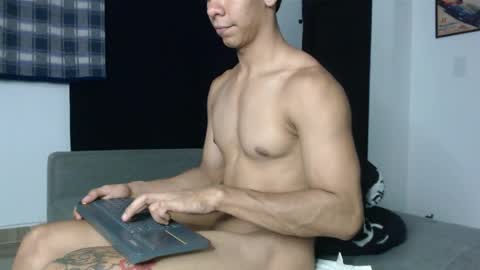 emile_239 online show from 06/04/26, 03:12