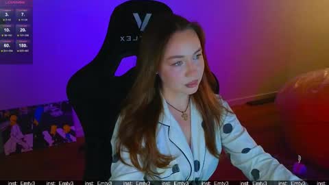 Emili online show from 05/07/26, 10:42