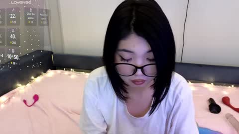 Snapshot of emili_blanc chatting on 01/12/25, 12:23 Emili online show from 01/12/25, 12:23