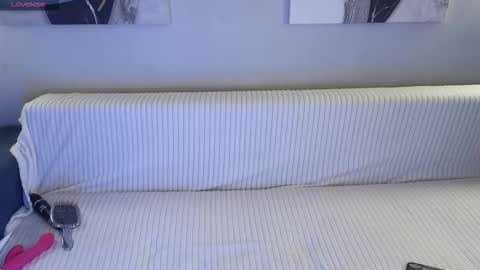 Emili online show from 09/14/25, 02:22