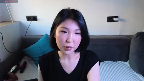 Emili online show from 10/21/25, 02:45