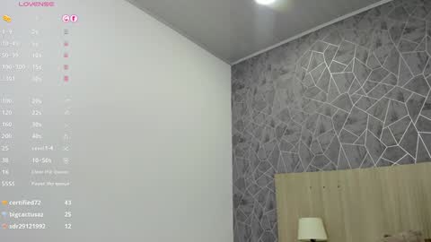 Emili Lenus online show from 12/19/24, 02:35