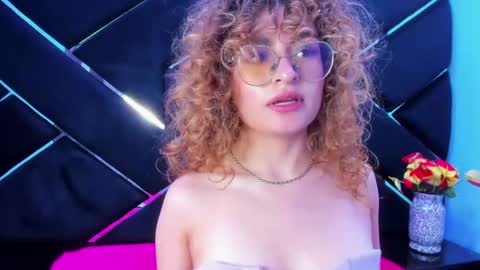 Emy  online show from 09/18/25, 09:17