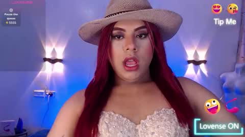 Snapshot of emili_roux chatting on 11/12/25, 11:43 Emili roux online show from 11/12/25, 11:43