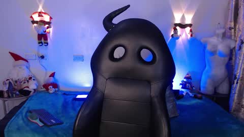 Snapshot of emili_roux chatting on 12/13/25, 07:53 Emili roux online show from 12/13/25, 07:53