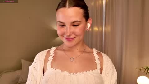 emilia_dream online show from 06/23/26, 06:17