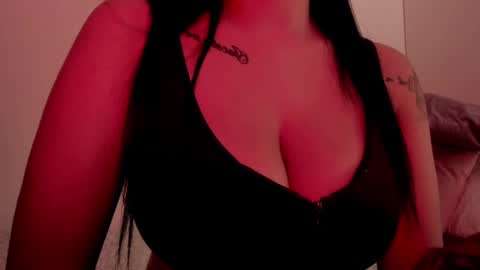 Emilia Big Boobs online show from 01/16/25, 04:28