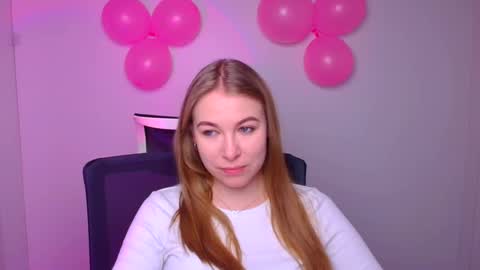 Emilia online show from 02/12/25, 06:08