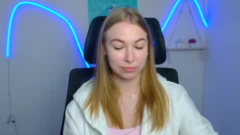 Emilia online show from 07/07/26, 07:23