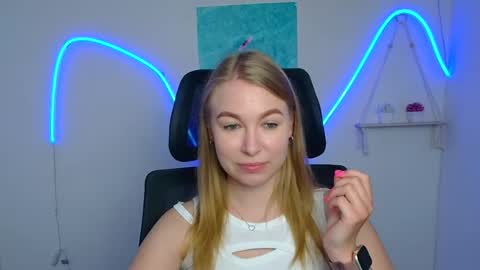 Emilia online show from 07/13/26, 05:32