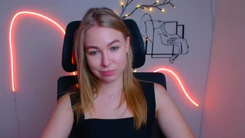Emilia online show from 07/19/26, 05:22