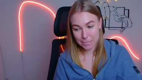 Emilia online show from 07/20/26, 10:39