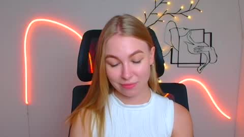 Emilia online show from 07/24/26, 11:41
