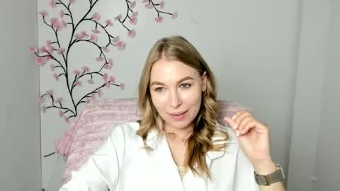 Emilia online show from 07/25/26, 05:49