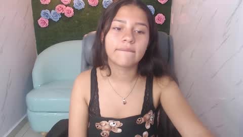 Snapshot of emilia_love_a chatting on 10/07/25, 12:35 Emilia  online show from 10/07/25, 12:35