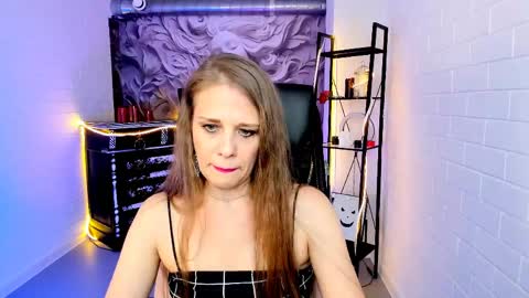 Emilia Bedy online show from 05/06/26, 09:14