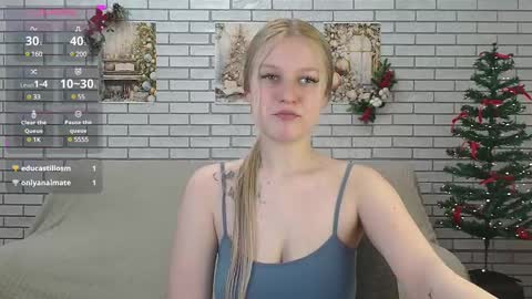 Snapshot of emiliaduchess chatting on 12/31/24, 05:55 Amili online show from 12/31/24, 05:55