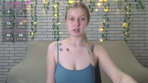 Snapshot of emiliaduchess chatting on 02/11/25, 12:58 Amili online show from 02/11/25, 12:58