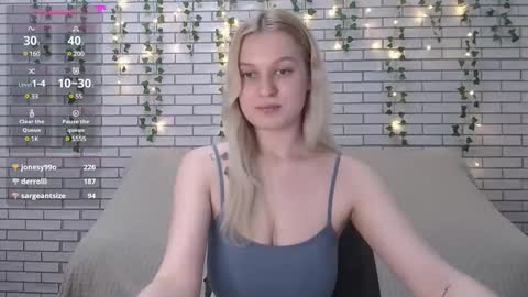 Snapshot of emiliaduchess chatting on 02/23/25, 10:49 Amili online show from 02/23/25, 10:49
