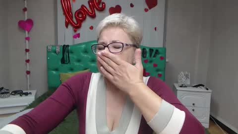 Snapshot of emiliagree chatting on 09/27/25, 05:40 EmiliaGree online show from 09/27/25, 05:40