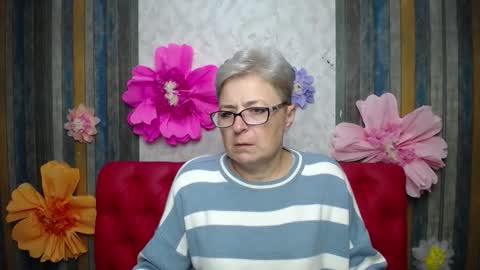 Snapshot of emiliagree chatting on 10/17/25, 11:02 EmiliaGree online show from 10/17/25, 11:02