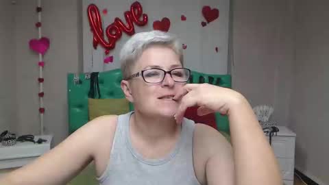 EmiliaGree online show from 10/18/25, 06:26