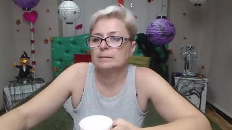 Snapshot of emiliagree chatting on 10/31/25, 07:26 EmiliaGree online show from 10/31/25, 07:26