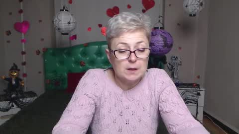 Snapshot of emiliagree chatting on 11/15/25, 06:37 EmiliaGree online show from 11/15/25, 06:37