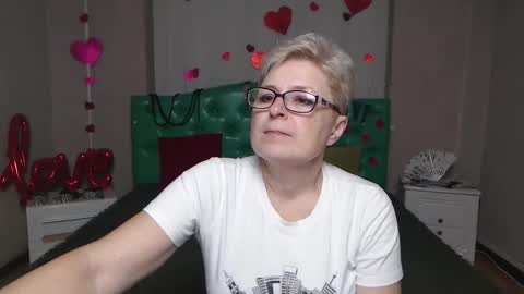 Snapshot of emiliagree chatting on 11/20/25, 06:29 EmiliaGree online show from 11/20/25, 06:29