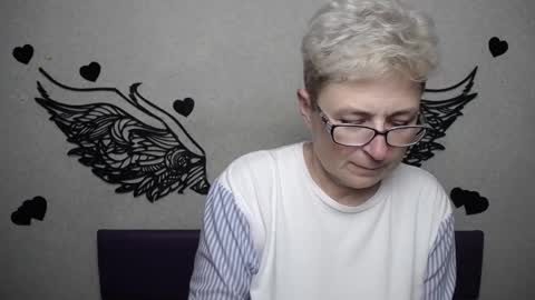 Snapshot of emiliagree chatting on 11/23/25, 06:08 EmiliaGree online show from 11/23/25, 06:08