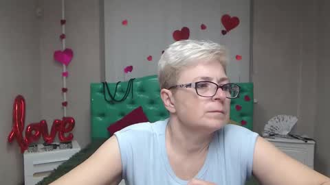 Snapshot of emiliagree chatting on 11/24/25, 06:51 EmiliaGree online show from 11/24/25, 06:51