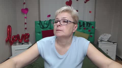 Snapshot of emiliagree chatting on 11/25/25, 07:03 EmiliaGree online show from 11/25/25, 07:03