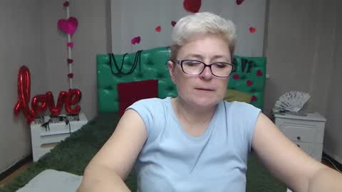 Snapshot of emiliagree chatting on 11/26/25, 06:42 EmiliaGree online show from 11/26/25, 06:42