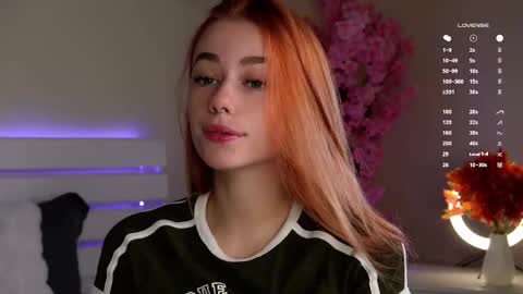 Snapshot of emiliaheather chatting on 11/11/25, 12:54 Tessa online show from 11/11/25, 12:54