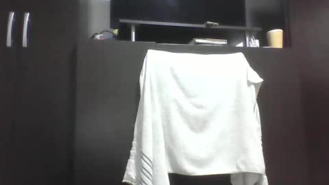 Snapshot of emiliahoney chatting on 12/16/25, 11:59 emiliahoney online show from 12/16/25, 11:59