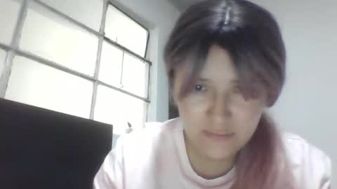Snapshot of emiliahoney chatting on 01/05/26, 06:44 emiliahoney online show from 01/05/26, 06:44