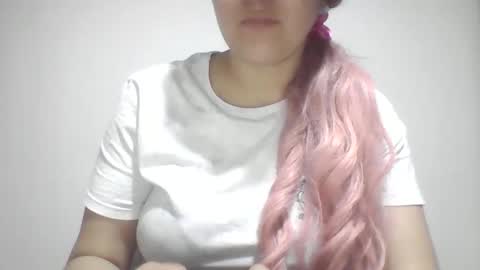 Snapshot of emiliahoney chatting on 01/06/26, 07:17 emiliahoney online show from 01/06/26, 07:17